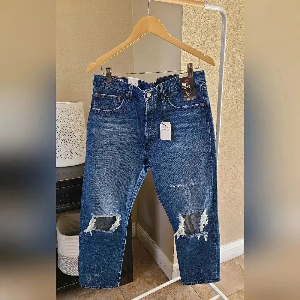 Levi's Premium 501 Original Cropped Jean - Picture 3 of 7